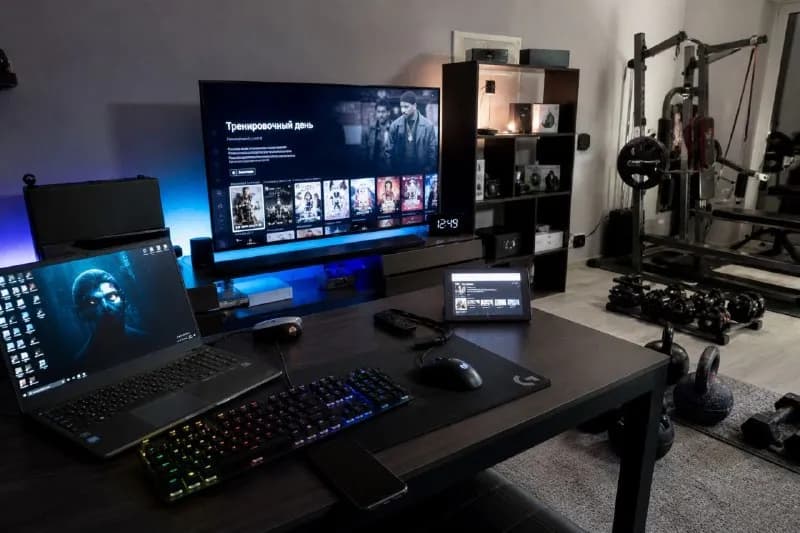 xbox, playstation ps, мышка клавиатура наушники. Также спортивный инвентарь гантели гири тренажёры — Тбилиси
