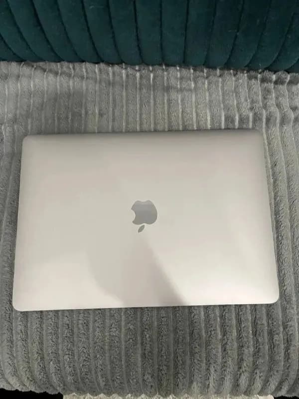 Macbook air M1 13.3 inch — Батуми — 1 200 ₾