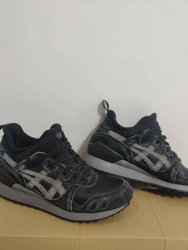 Asics (EURO 42) — Батуми — 11 090 ₾