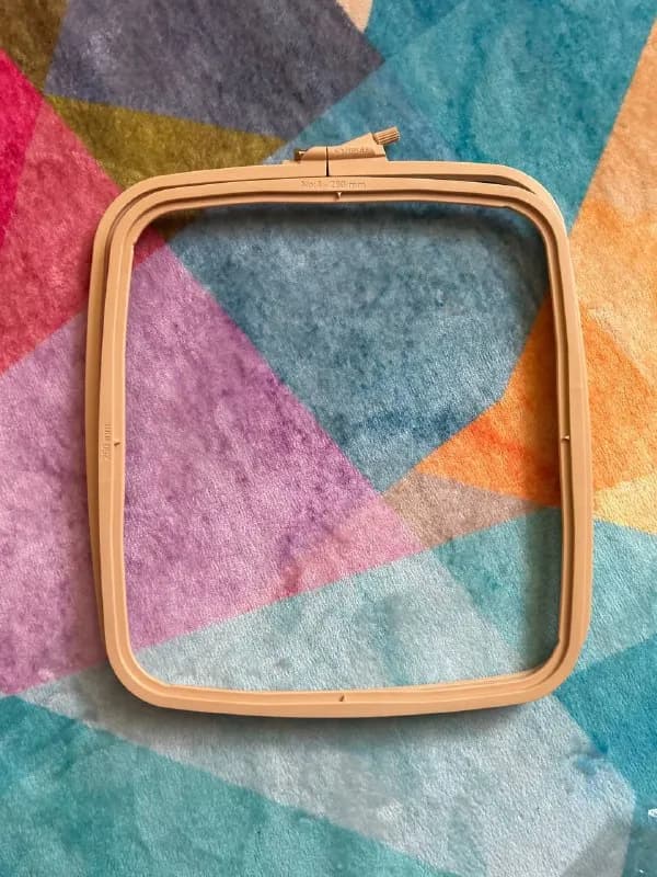 Пяльцы Nurge пластиковые и деревянные — Батуми — 15 ₾