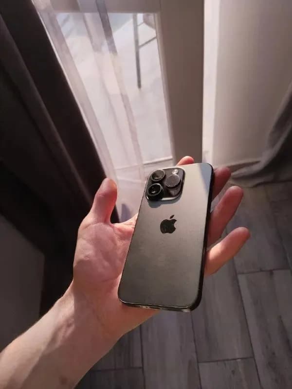iPhone 15 Pro 128GB + AirPods 4 — комплект! — Батуми — 1 300 ₾
