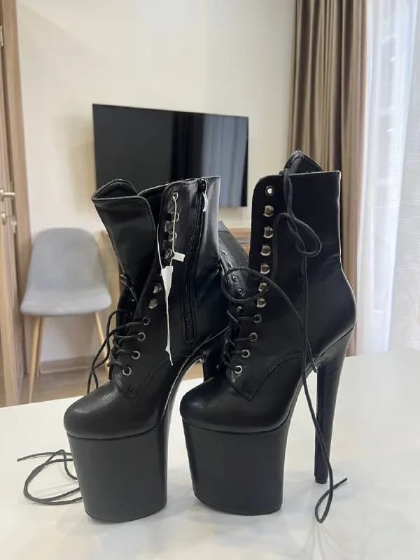 Стрипы размер 38 и 38-39 — Батуми — 200 ₾