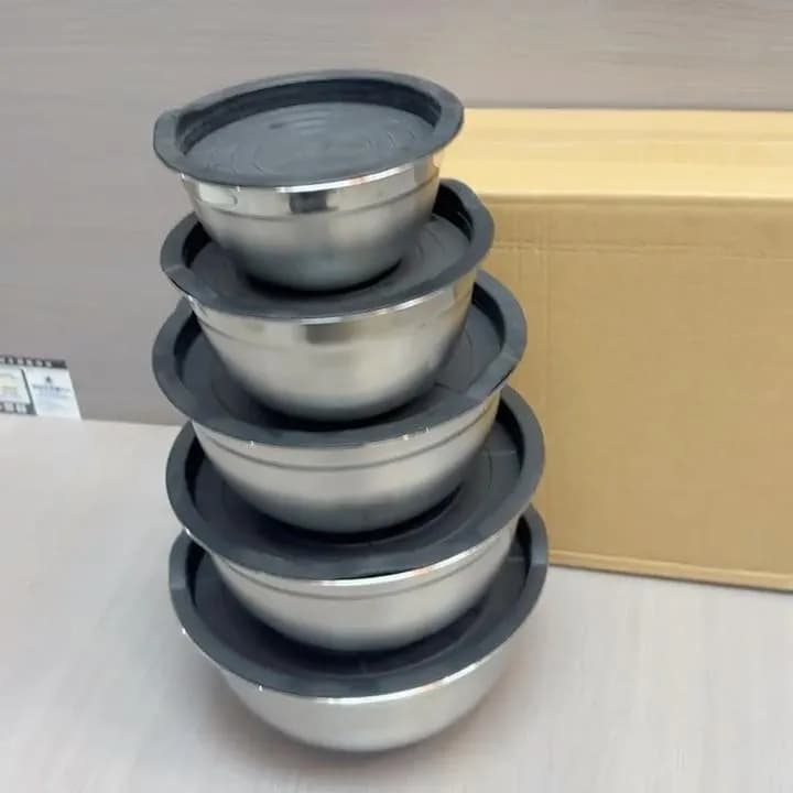 Набор 5 мисок из нержавейки с крышками — Батуми — 50 ₾