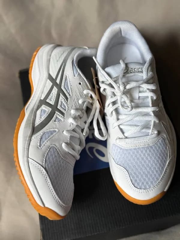 ASICS UPCOURT 6 women’s indoor sport shoes размер 37 — 37,5 25 см по стопе — Батуми — 150 ₾