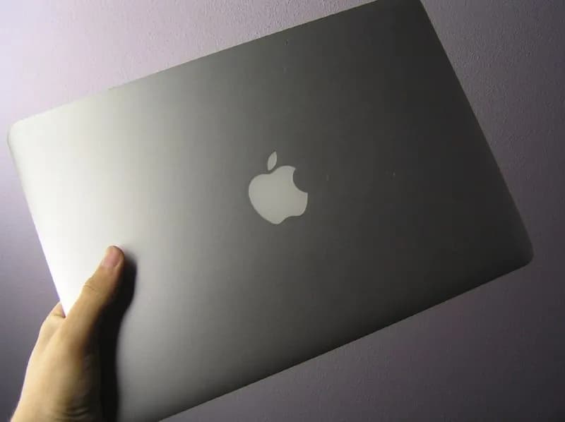 MacBook Pro A1502 EMC [телефон]год) — Батуми — 160 ₾