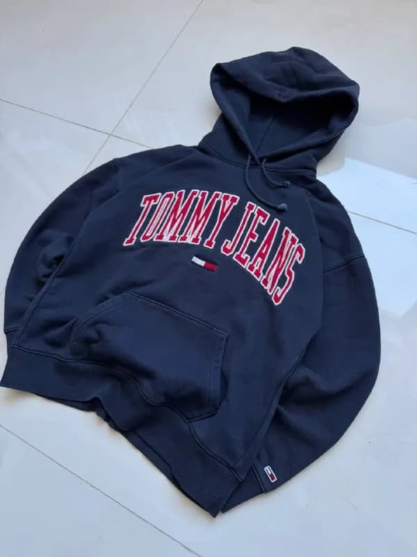 Худи Tommy Hilfiger размер XS-S — Батуми — 65 ₾