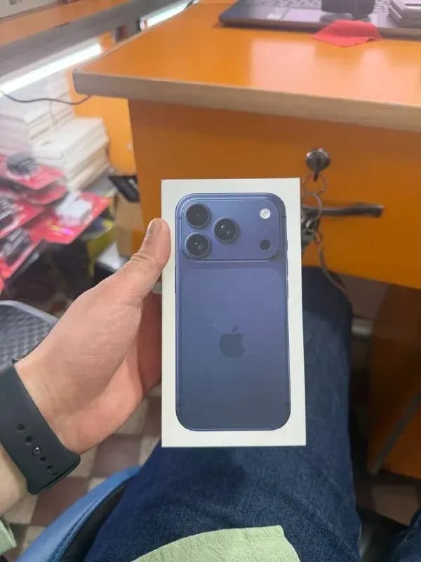 iPhone 17 Pro, новый, в коробке, нераспакованный. Официальная гарантия 2 года. Цена 4000 GEL. — Батуми — 4 000 ₾