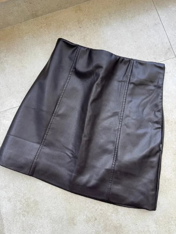 Юбка из кожи новая XS-S — Батуми — 40 ₾