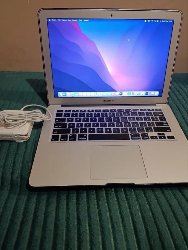 MacBook Air 13» (2017) в отличном состоянии, носился в кейсе. — Батуми — 550 ₾
