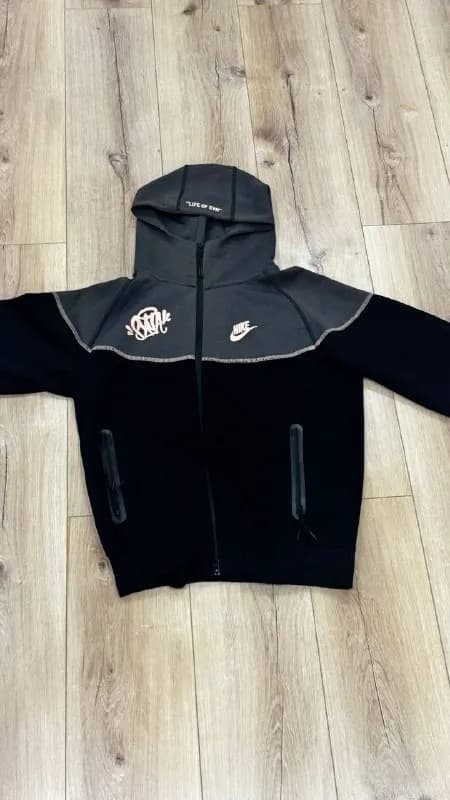 Зипка Nike Tech Fleece размер M — Батуми — 90 ₾