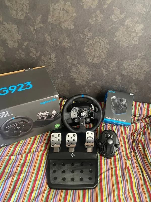 logitech g923 все вместе 900 лари, как новое, можете приехать посмотреть в варкетили — Тбилиси — 900 ₾
