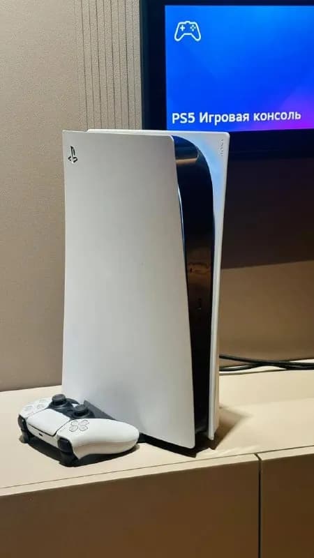 sony playstation 5 disc version состояние отличное, включалась максимум раз 10, 2 игры в подарок (че — Тбилиси — 1 100 ₾