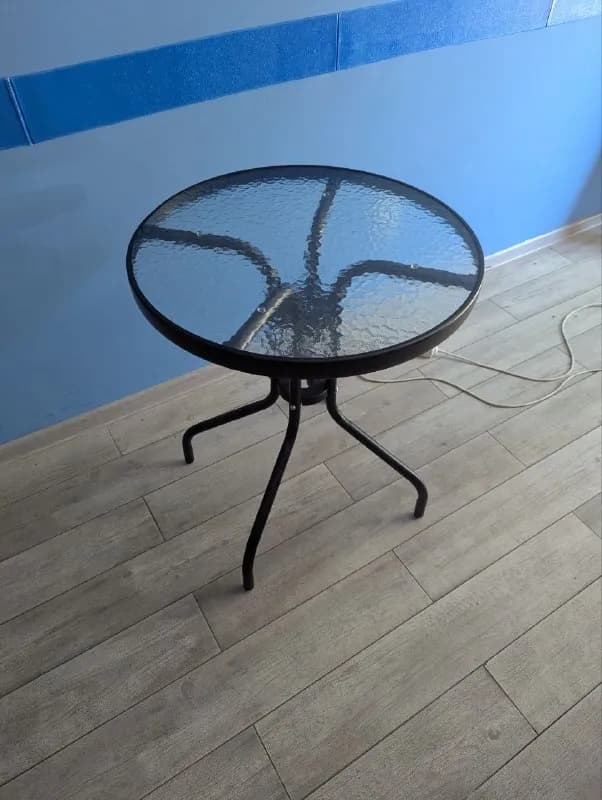 Столик 70 см — Тбилиси — 60 ₾