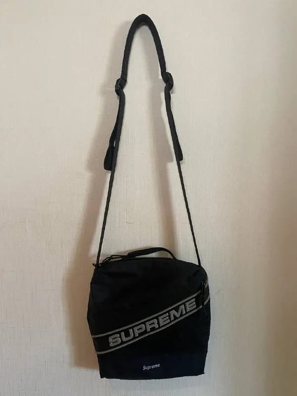 Supreme FW23 3D Logo Shoulder Bag Black — Тбилиси — 270 ₾