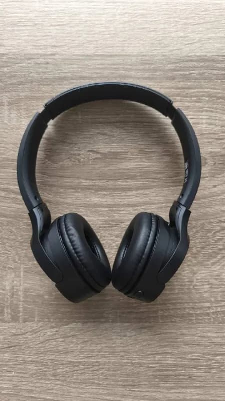1. Наушники. Ещё 1,5 года — Батуми — 60 ₾
