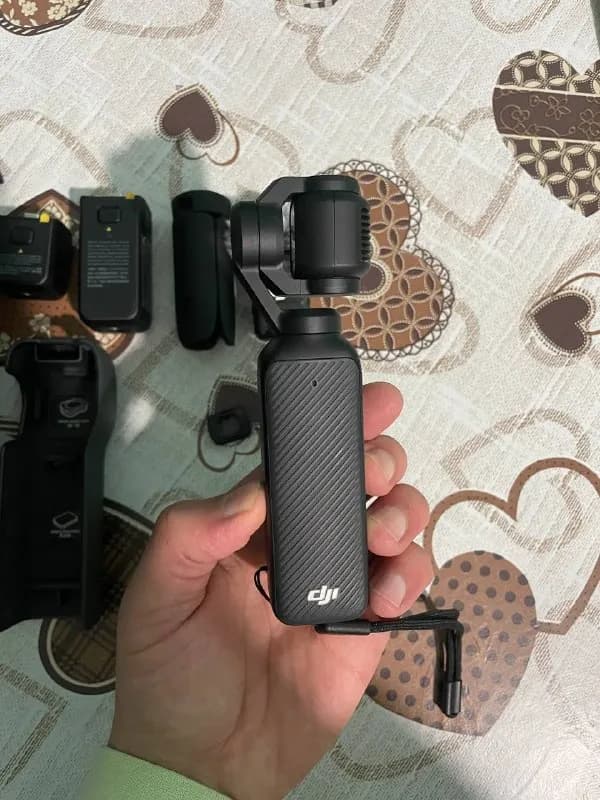 DJI Osmo Pocket 3 Creat Combo в идеальном состоянии, с гарантийным талоном. Купил 10 месяцев назад, — Батуми — 2 000 ₾