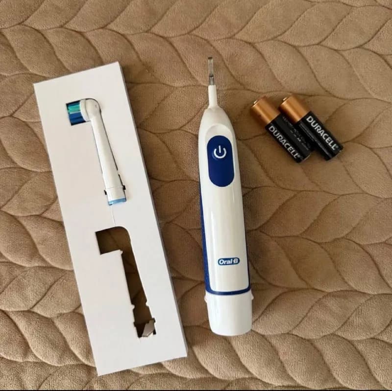 Electric toothbrush ORAL-B — Батуми — 50 ₾