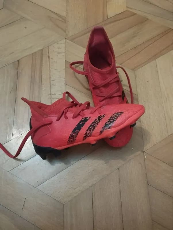 adidas predator. Состояние идеальное. Размер 31. По стельке 19 см. Цена 30 лари — Батуми — 30 ₾