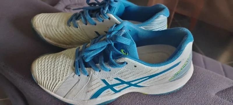 Asics на 35 размер. Подойдут на ребенка, подростка. Хорошее состояние.30 Лари. — Батуми — 30 ₾