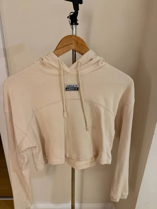 Adidas, с вышитым лого и с капюшоном — Батуми — 40 ₾