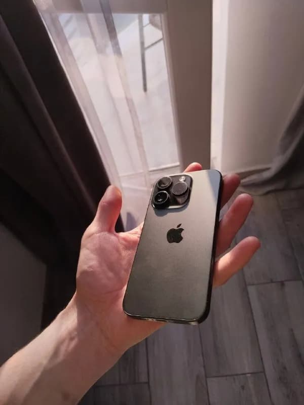 iPhone 15 Pro 128GB + AirPods 4 — комплект! — Батуми — 1 400 ₾