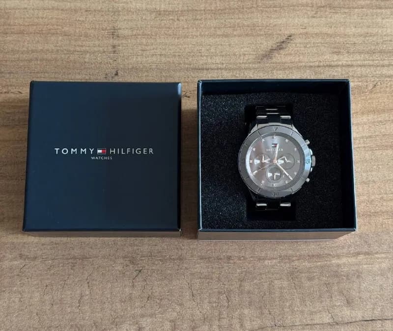 Часы женские Tommy Hilfiger — Батуми — 300 ₾