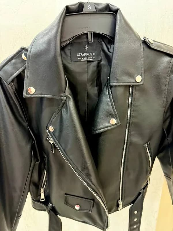 Stradivarius, состояние новой, размер М, цена 45 лари — Батуми — 45 ₾