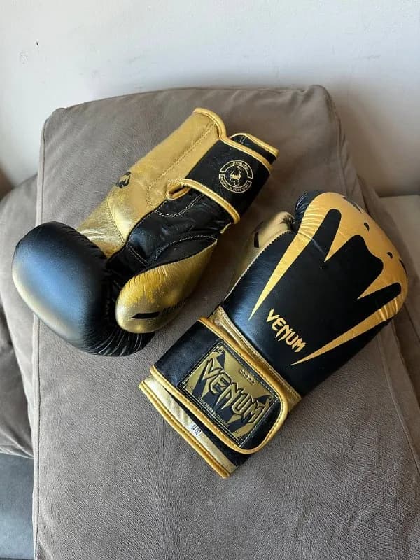 1) боксерские перчатки 14 oz, состояние хорошее — 80 лари — Батуми — 80 ₾