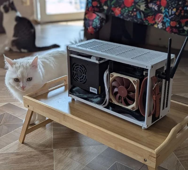mini atx форм факторе, подходящий как для тяжелых игр так и работы с 3д или рендером. — Батуми — 4 000 ₾
