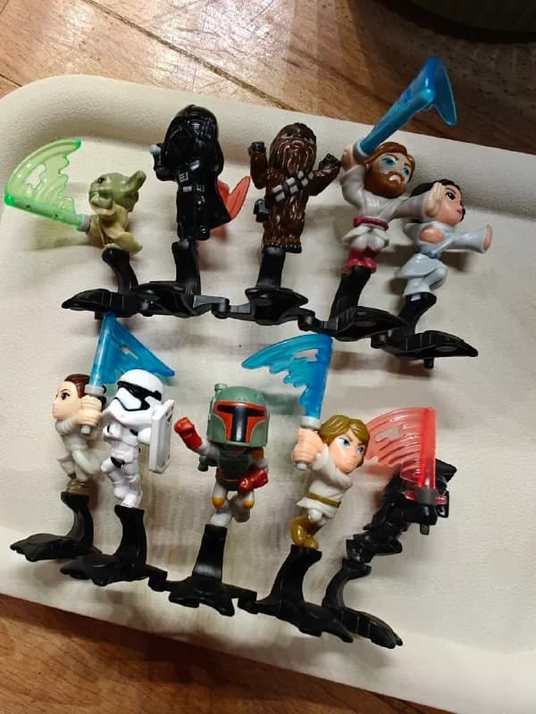 Полная коллекция фигурок Киндер Star Wars — Батуми — 90 ₾