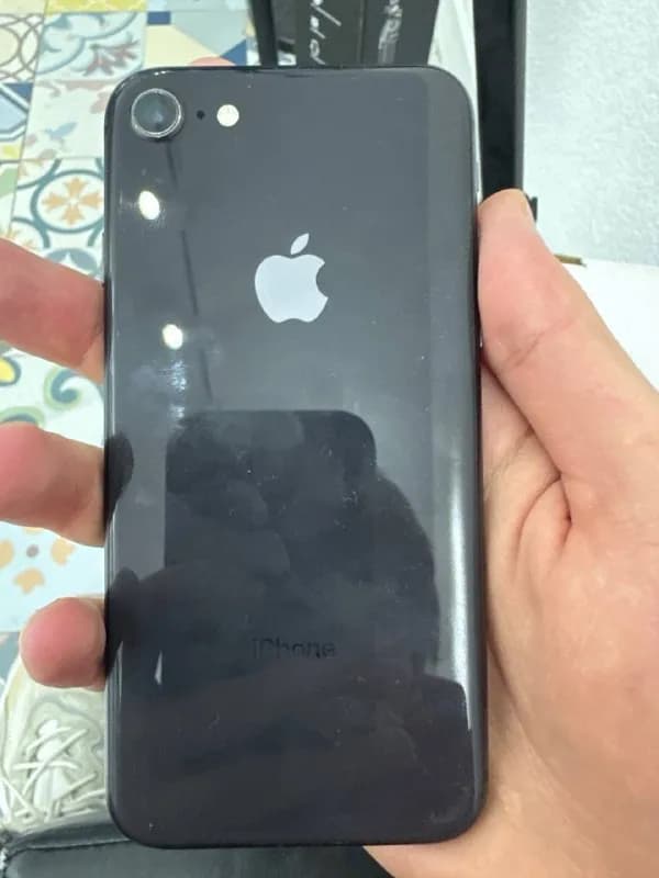 iPhone 8 64GB. 🔋82% — Батуми — 150 ₾