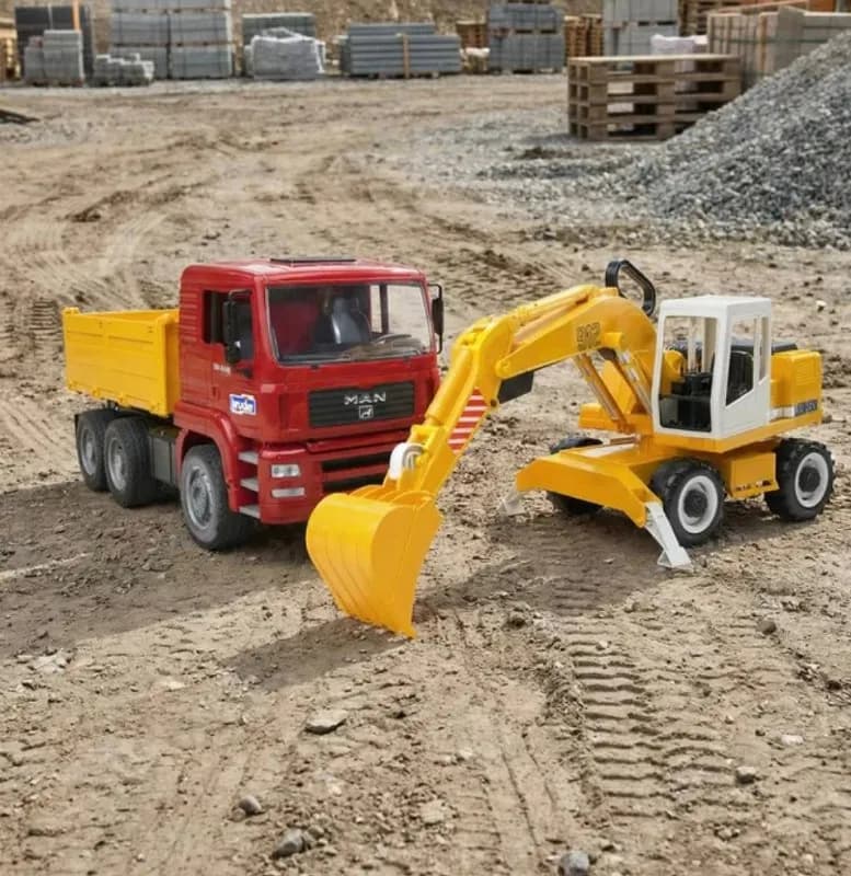 Самосвал и экскаватор Bruder — Батуми — 280 ₾