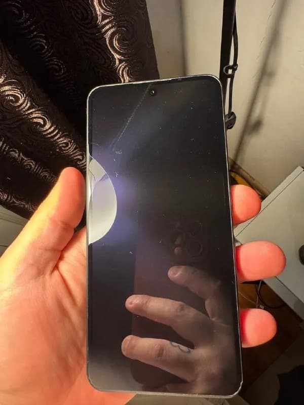 Nothing Phone 3a 128GB Black в околоидеальном состоянии. Пользовался очень бережно, телефон без проб — Батуми — 800 ₾