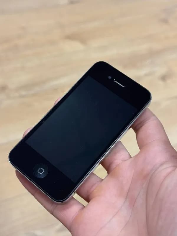 Iphone 4s черный — Батуми