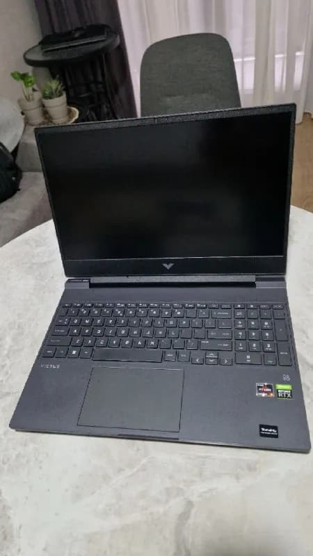 HP Victus — Батуми — 550 $