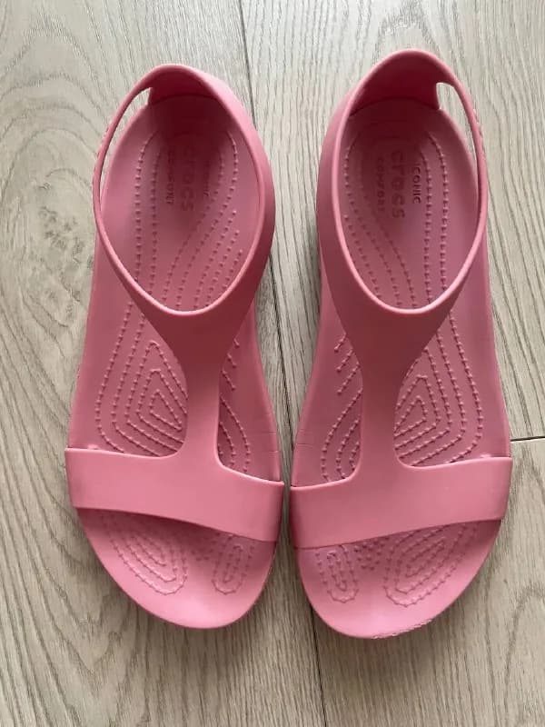 Crocs сандалии и Miniso шлёпанцы — Батуми — 620 ₾