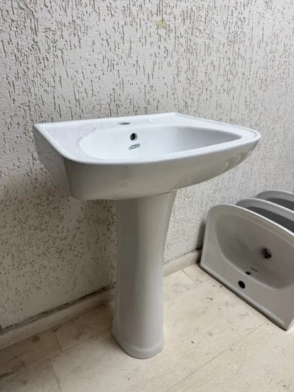 Раковины умывальники с пьедесталом — Батуми — 50 ₾
