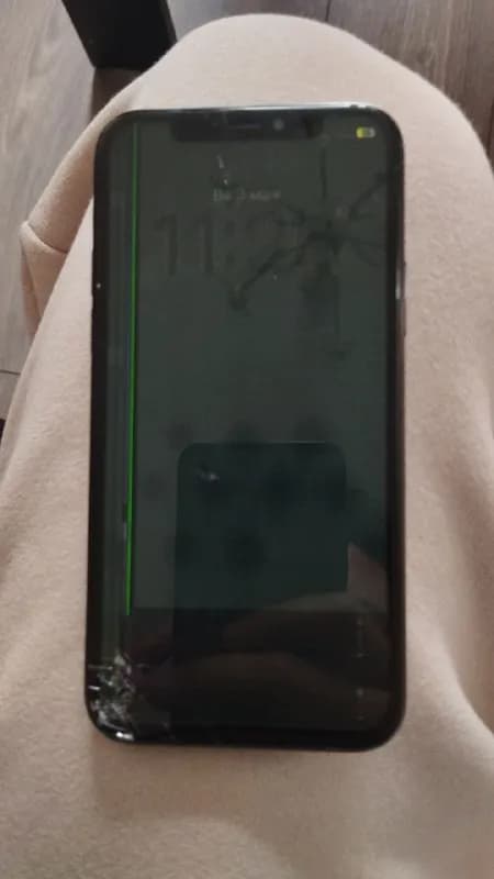 iphone 11pro, все работает кроме экрана, разбил. — Батуми — 90 ₾