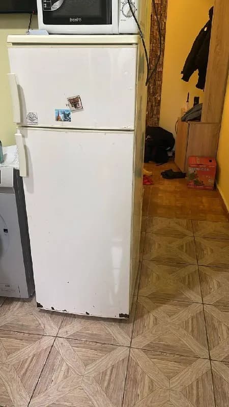 Холодильник рабочий — Батуми — 180 ₾