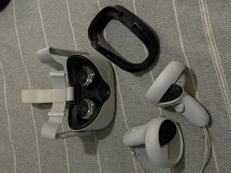 1. Продаю Oculus Quest 2 (128 GB) — Батуми — 300 ₾