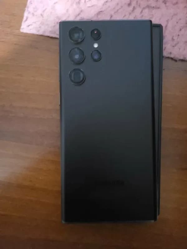 samsung s22 ultra — Батуми — 1 100 ₾