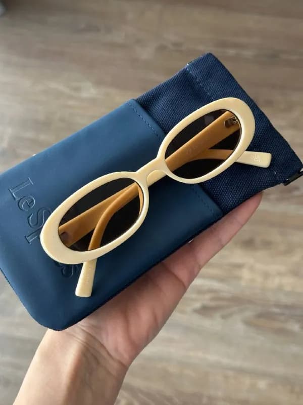 Очки солнечные LeSpecs новые — Батуми — 130 ₾