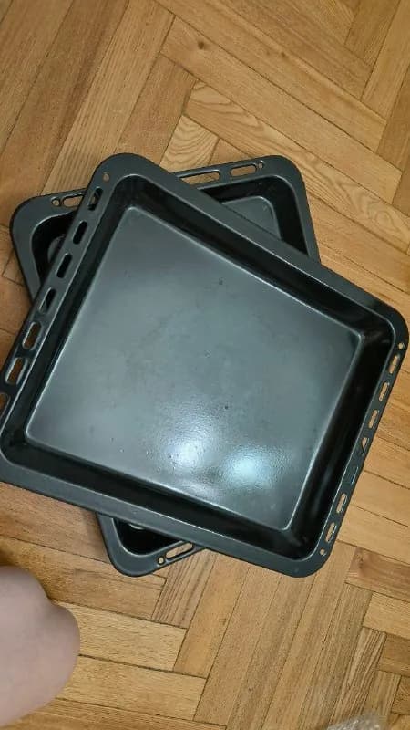 Противни 2 шт — Батуми — 15 ₾
