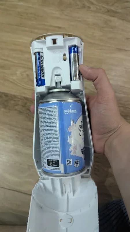 Автоматический освежитель воздуха Glade — Батуми — 15 ₾