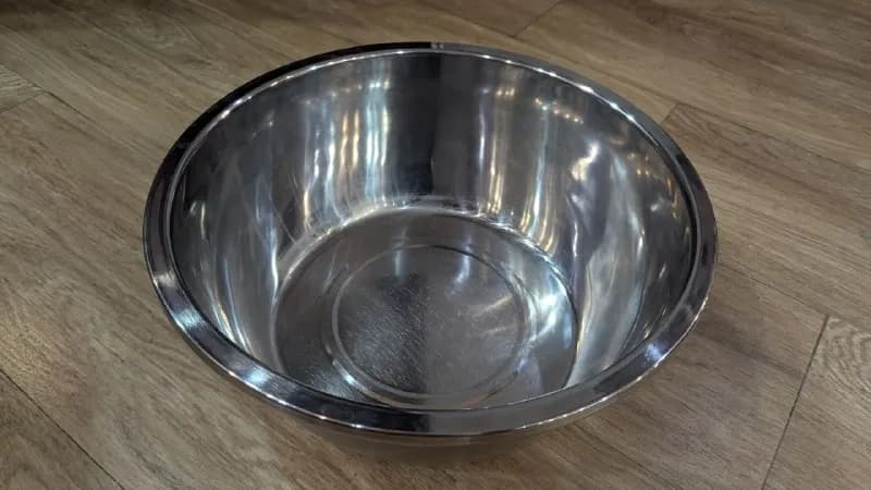 Металлическая миска из нержавейки — Батуми — 10 ₾