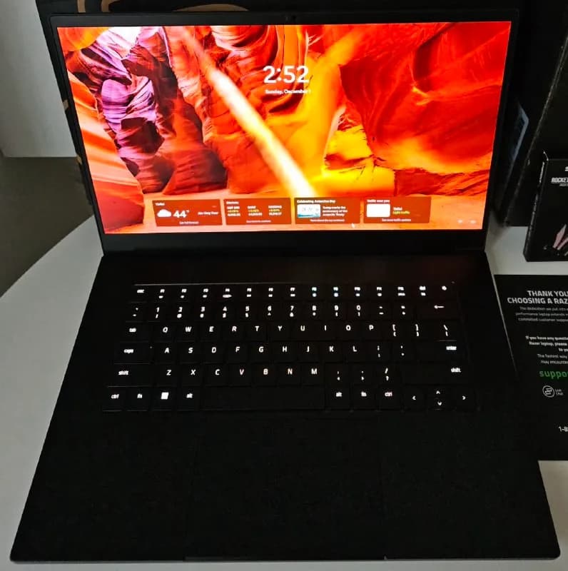 Razer Blade 15 Gaming OLED 240Hz — Батуми