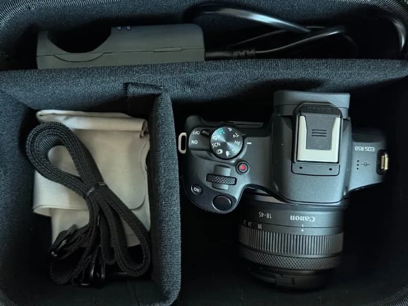 Canon EOS R50 RFS 18-45mm + SanDisk 256GB Extreme PRO SD/XC UHS-I Card 200MB/S (в подарок отдам сумк — Батуми — 1 700 ₾