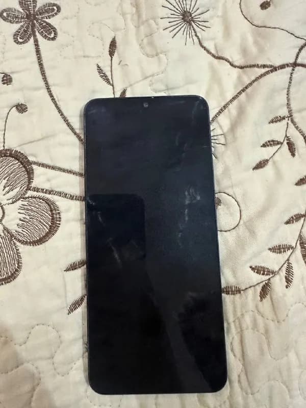 Redmi 14c в хорошем состояний без царапинок камера 50MP остальные вопросы у меня в лс. Цена телефона — Батуми — 165 ₾
