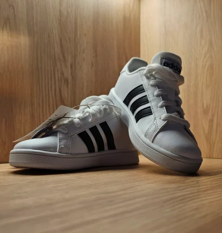 adidas детские UK 10,5 / RUS 27 на размер стопы 17 см — Батуми — 70 ₾