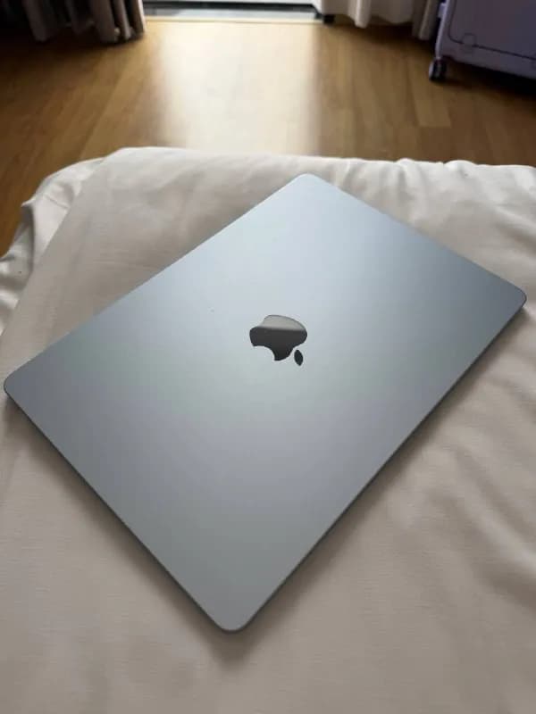 MacBook Air M4 (2025) — Батуми — 3 ₾